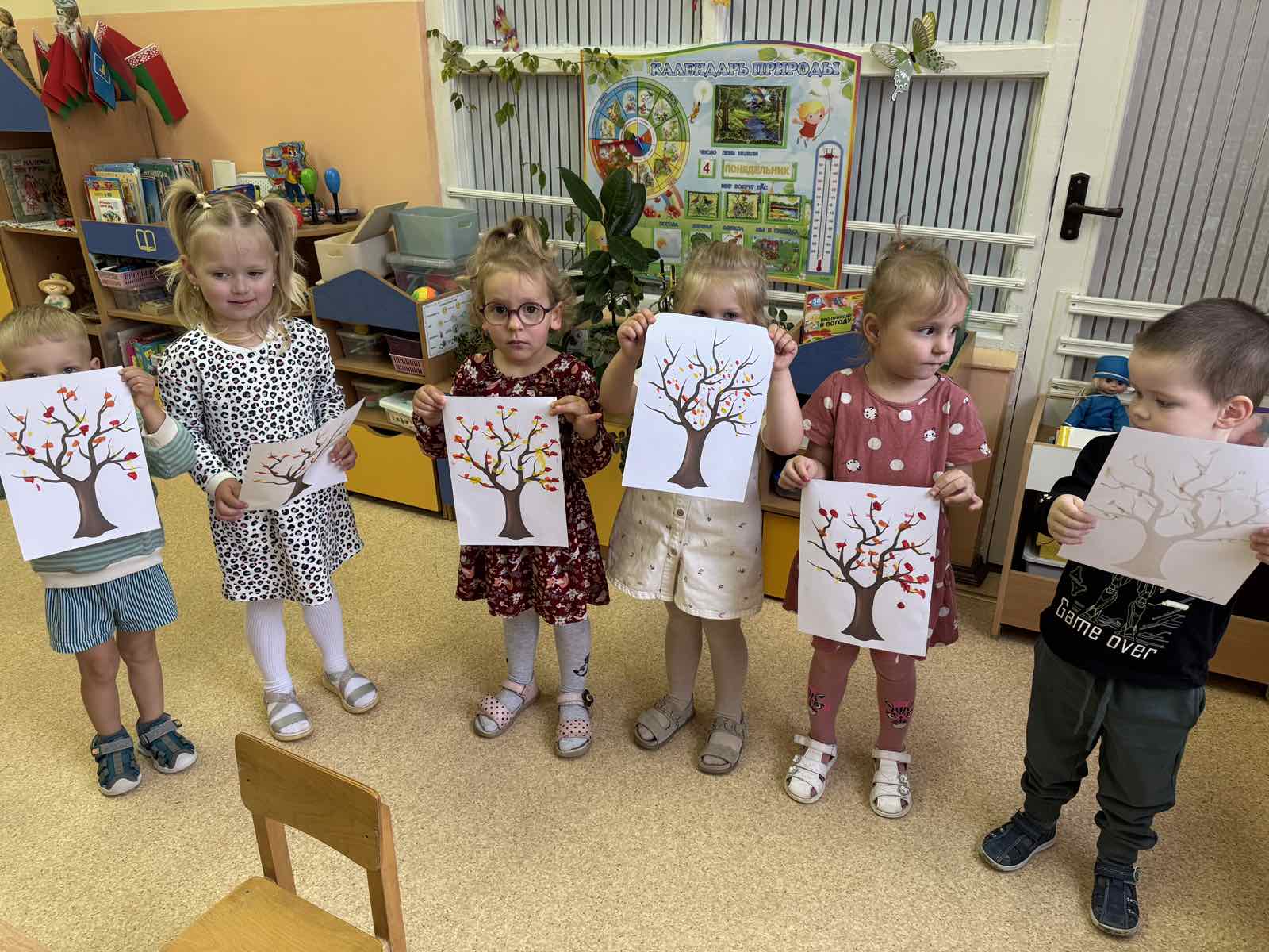 Подробнее о статье Осенняя магия в детских ручках! 🍂✨