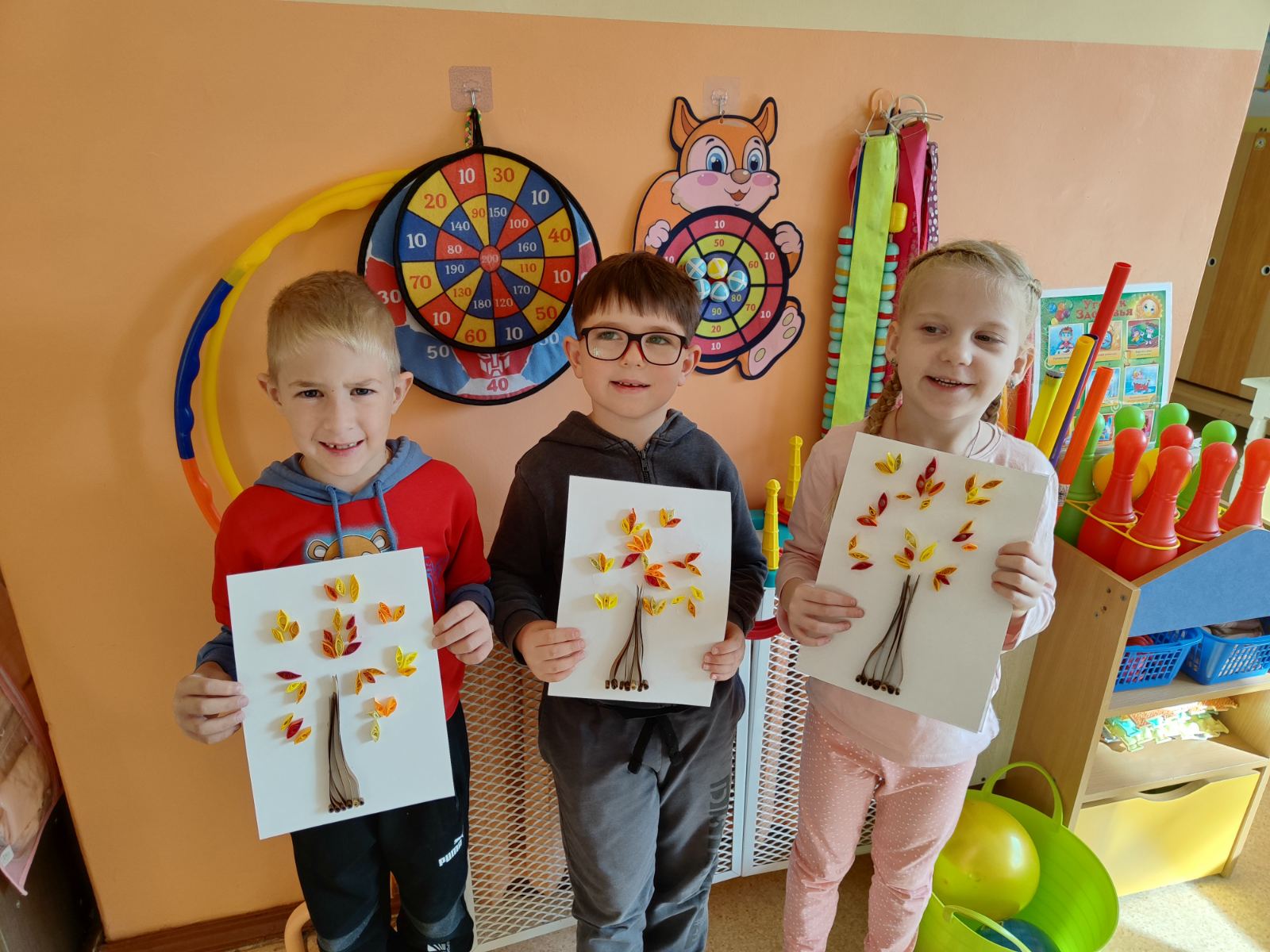 Подробнее о статье Осенняя сказка из бумажных лент! 🍂